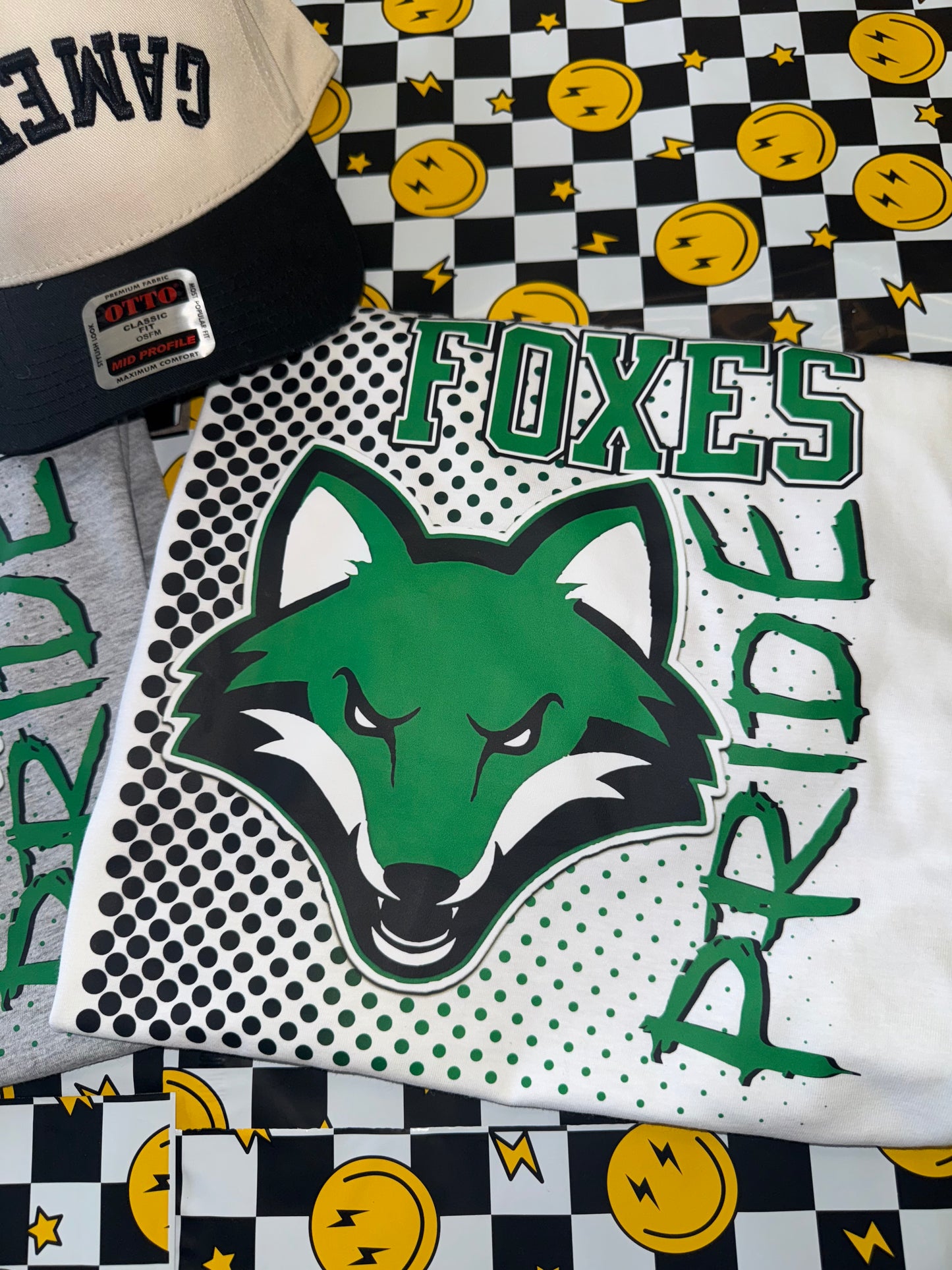 Gildan Hoodie Foxes Pride