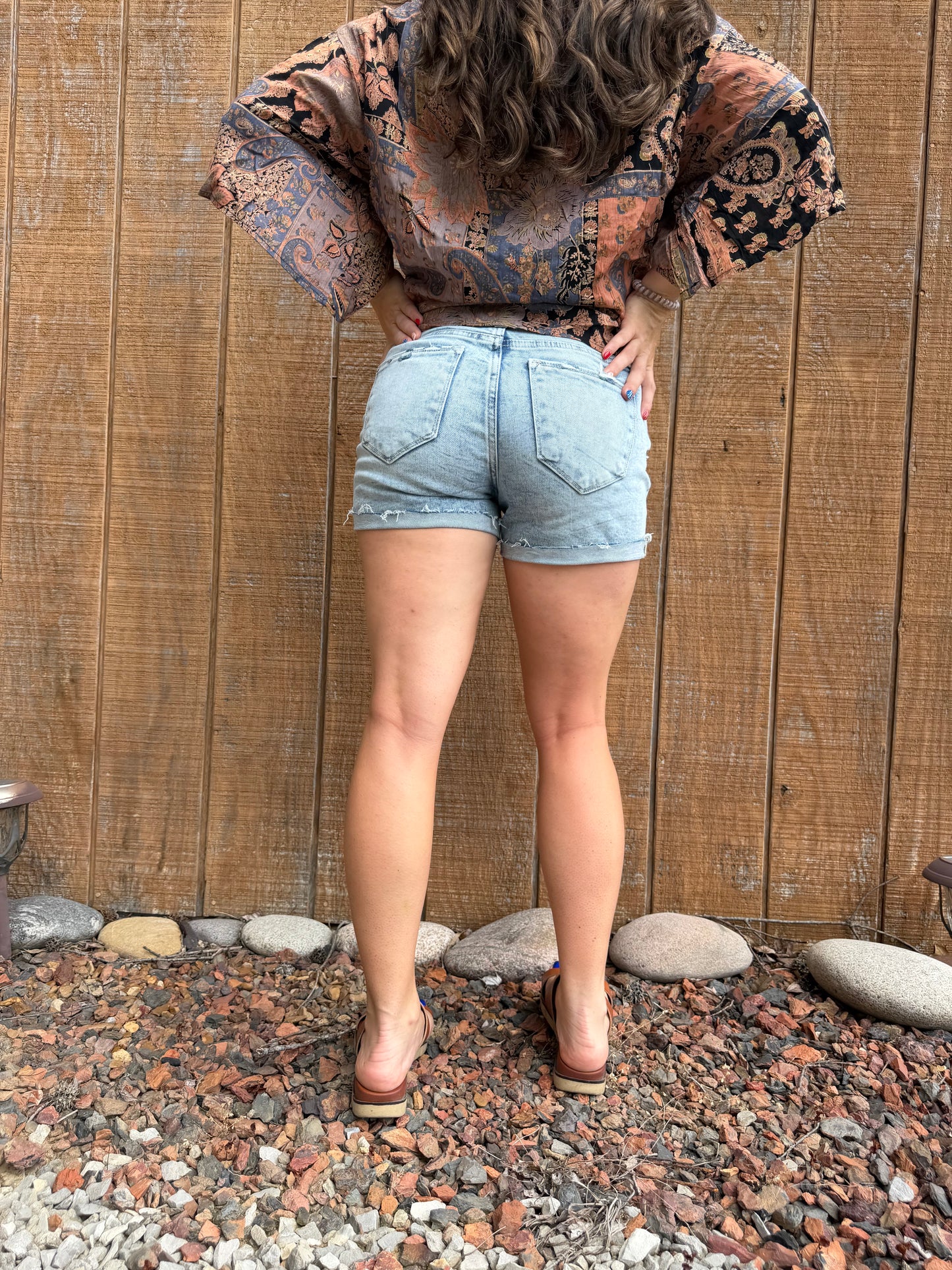 Petra 4” inseam Acid Wash